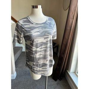 Camo t-shirt, size medium
